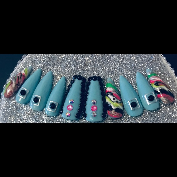 Blue Whirl Stiletto Nails w/ballerina thumb-LARGE - Picture 2 of 9